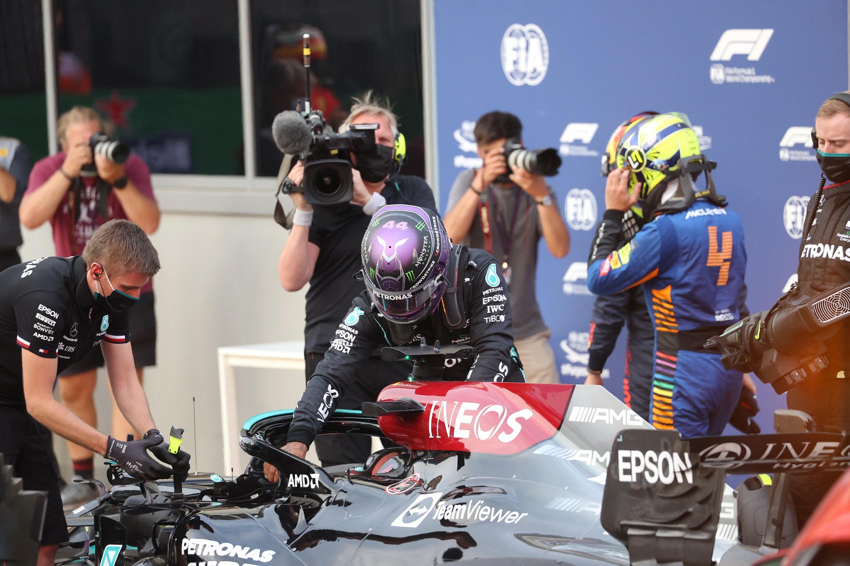 Lewis Hamilton, Lando Norris, Mercedes, McLaren