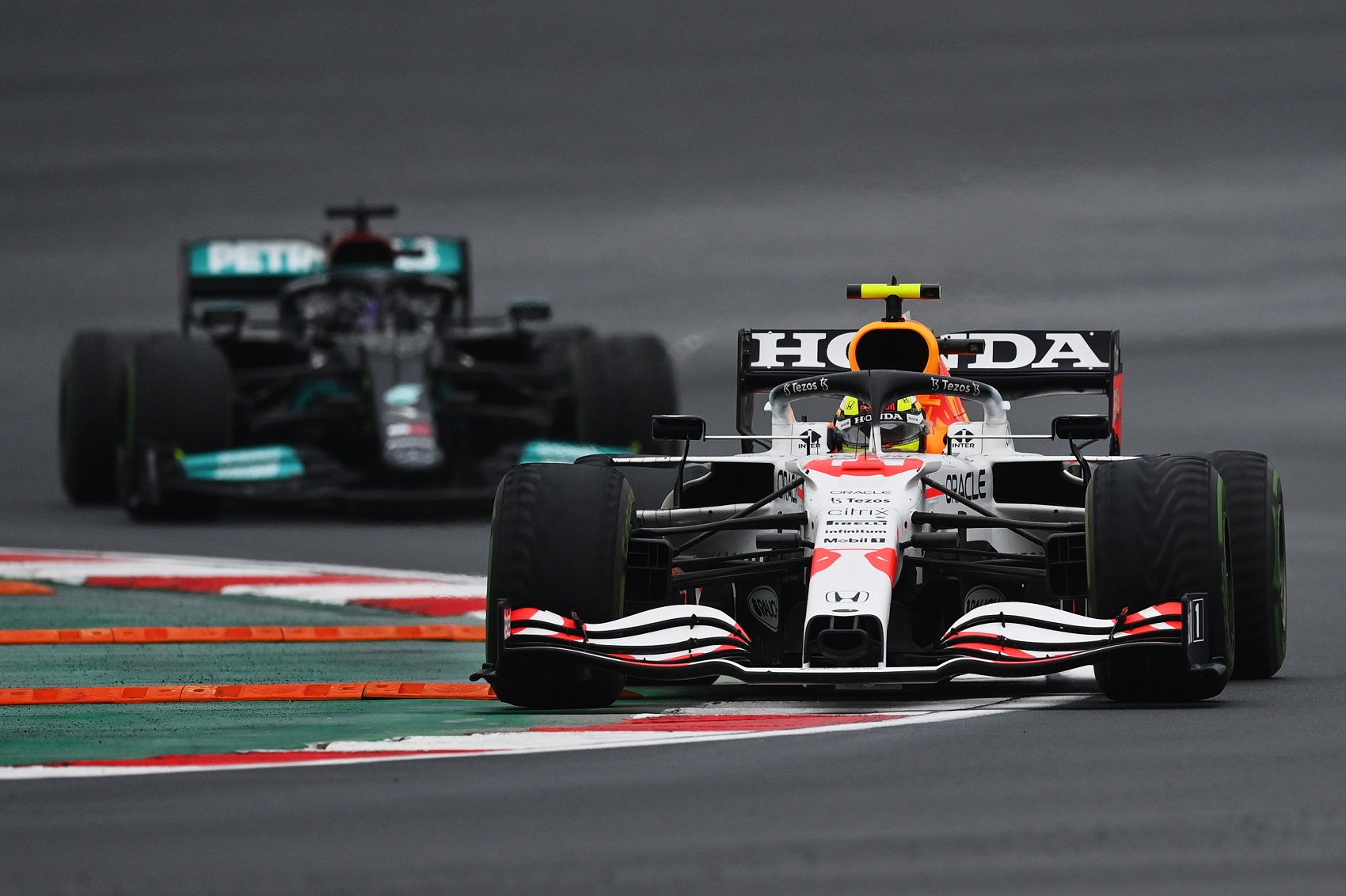 Sergio Pérez, Lewis Hamilton, Red Bull, Mercedes