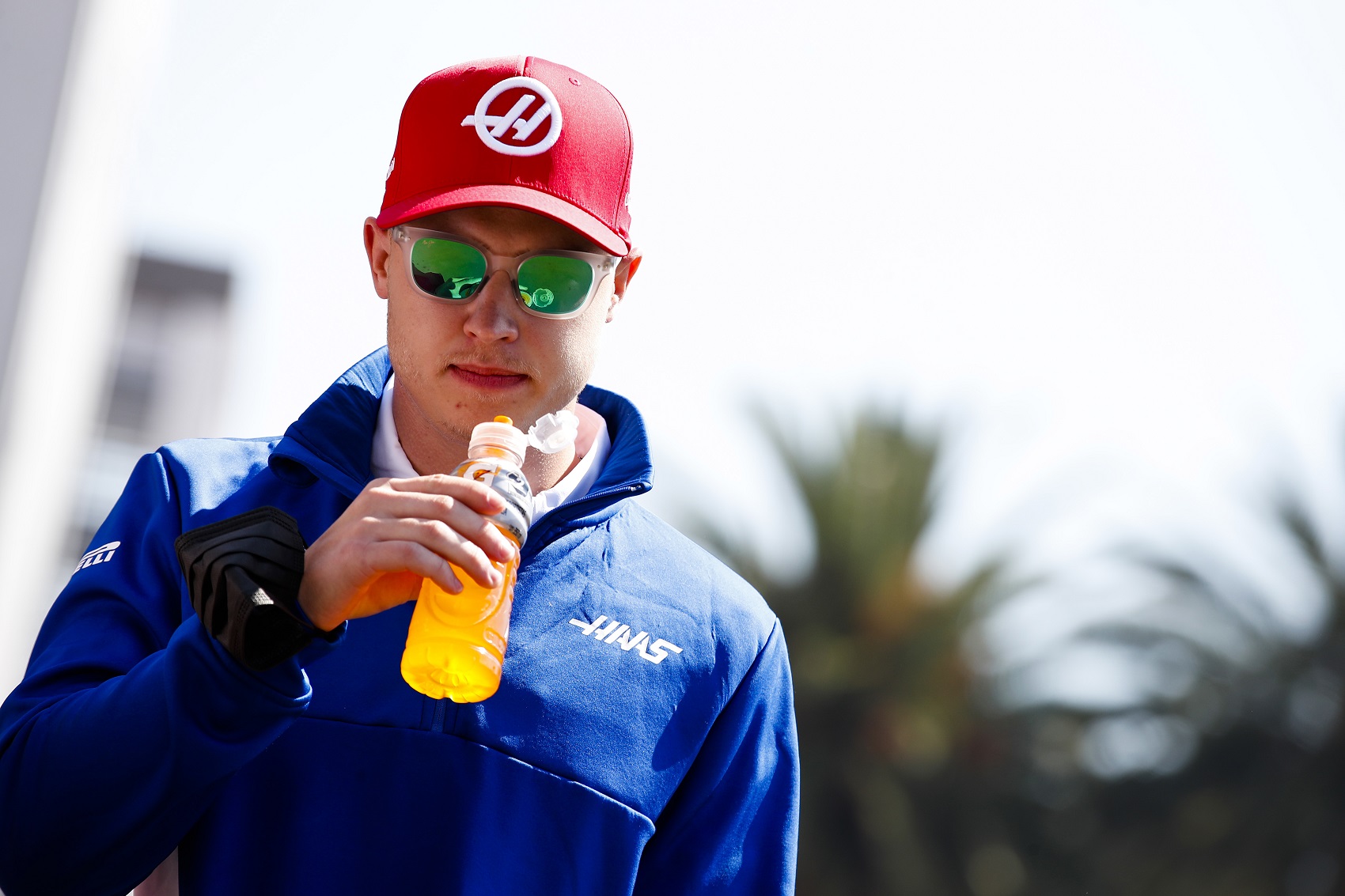 Bíróságon követeli a kirúgott F1-es pilóta, hogy vegyék le a szankciós listáról