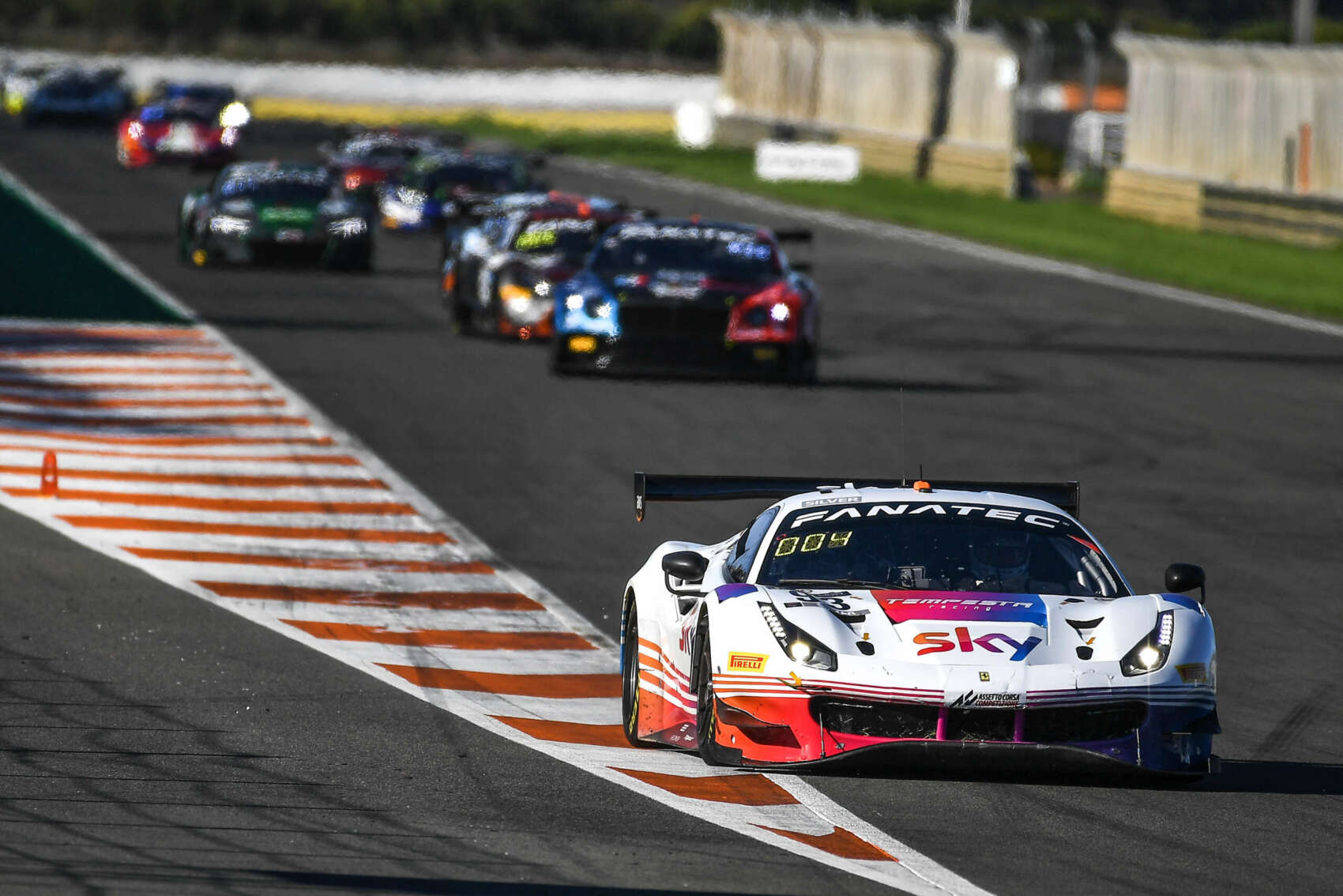 A jubileumi évben visszatér Magyarországra a Ferrari Challenge Europe