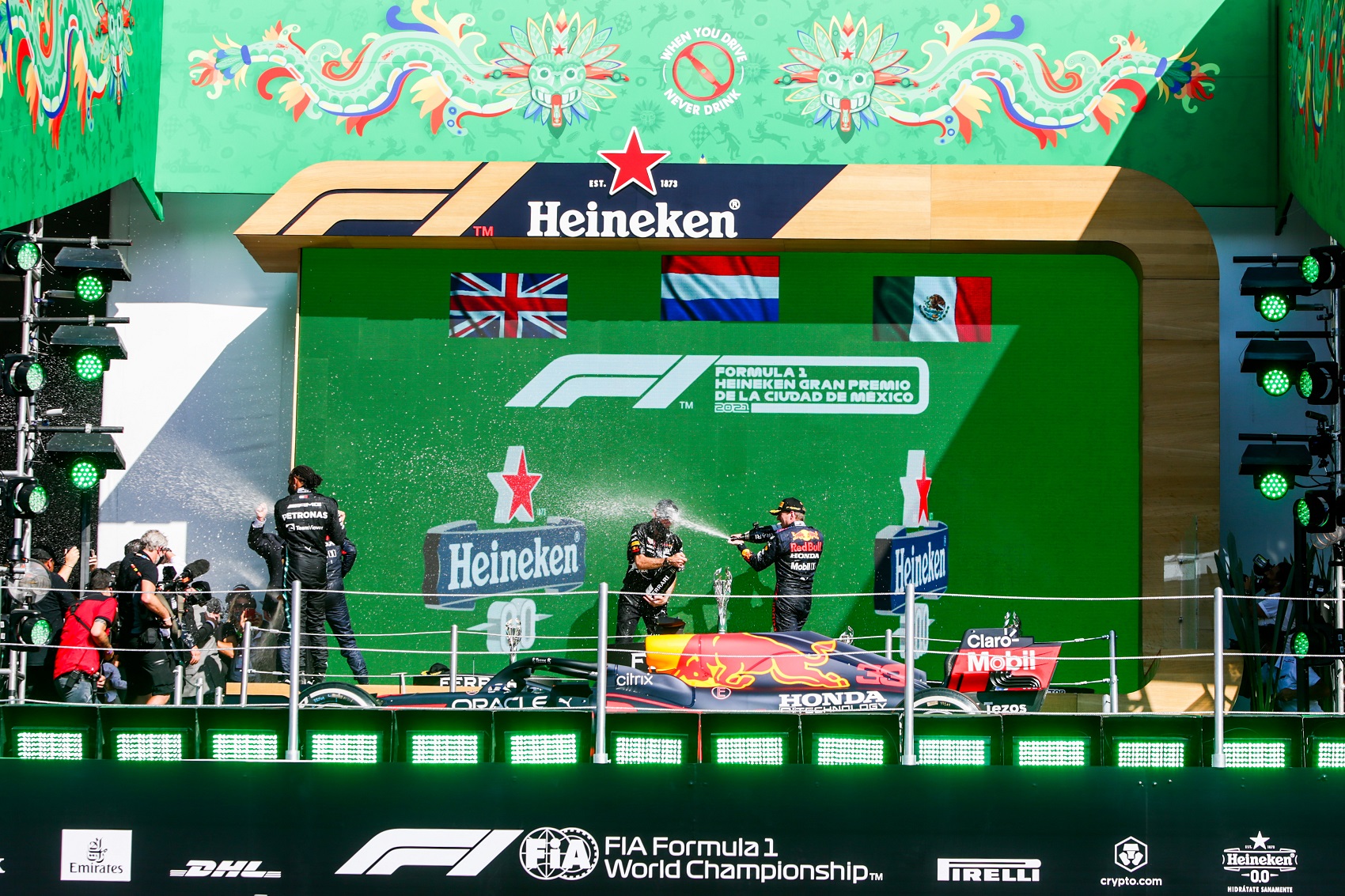 Hamilton, Verstappen, Perez, pont
