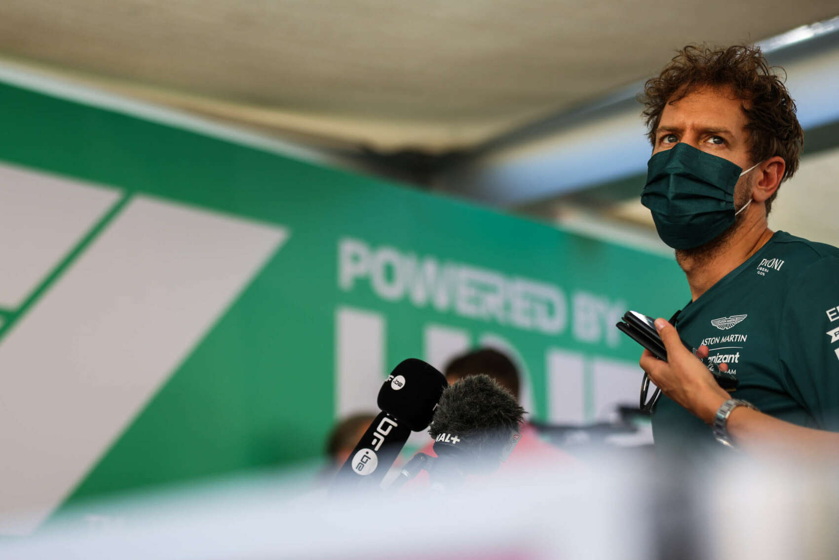 Schumacher megvédte Vettelt: Brundle söprögessen csak a saját portáján