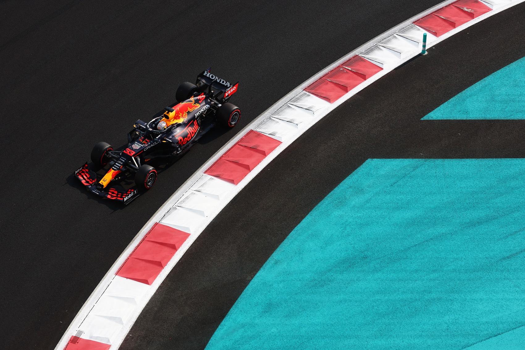 Az utolsó pillanatban lett világbajnok Max Verstappen!