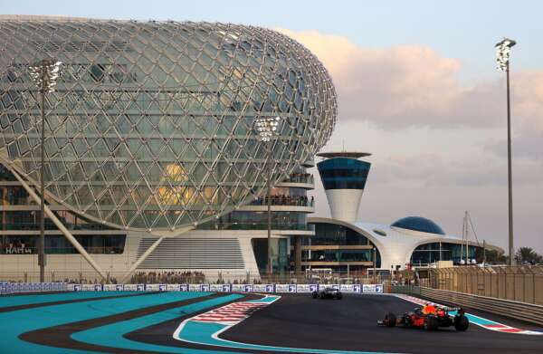 lewis hamilton, max verstappen, 2022, abu dhabi 2021