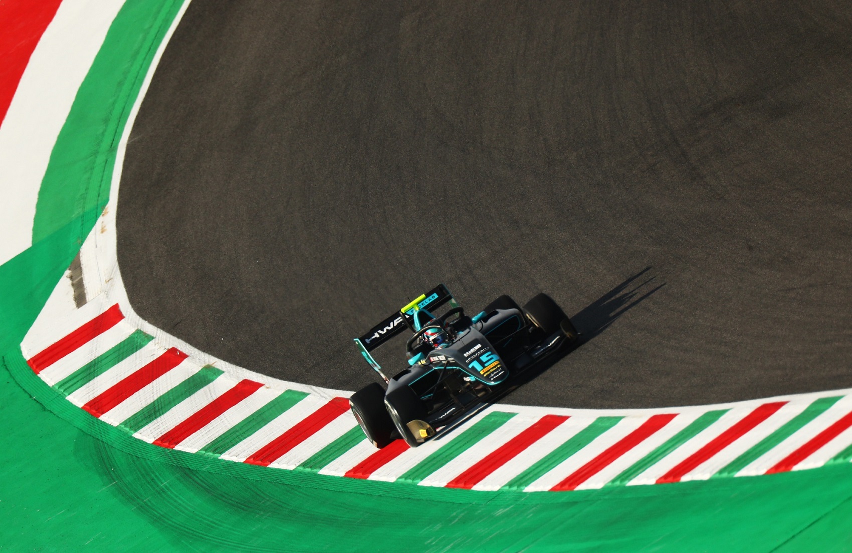 A Mercedes szimulátorosa az F2 új csapatához igazolt