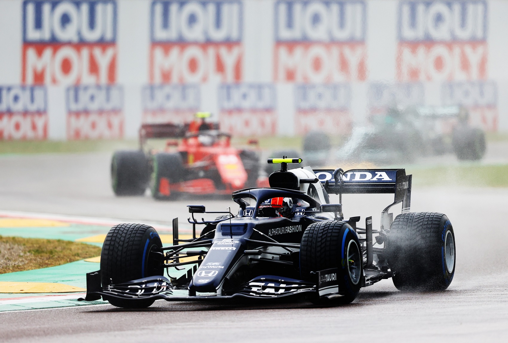 A Ferrari és az AlphaTauri már a héten tesztel 2022-re