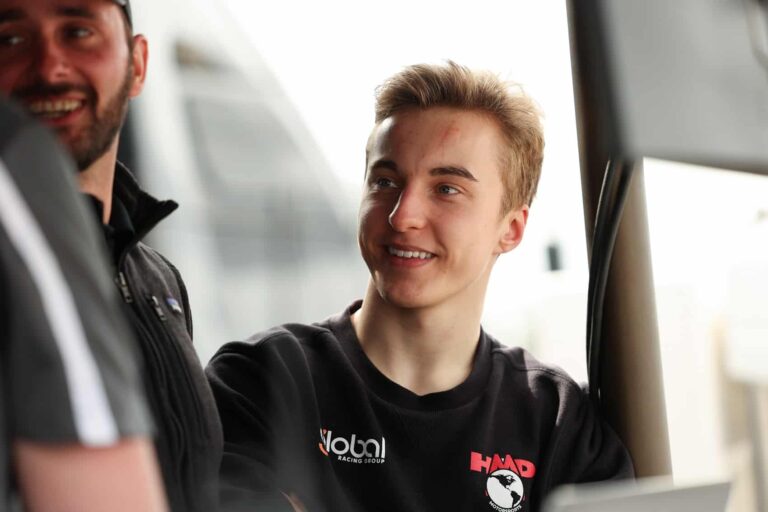 Malukas összevissza beszél, mérnöke mégis érti, mit akar