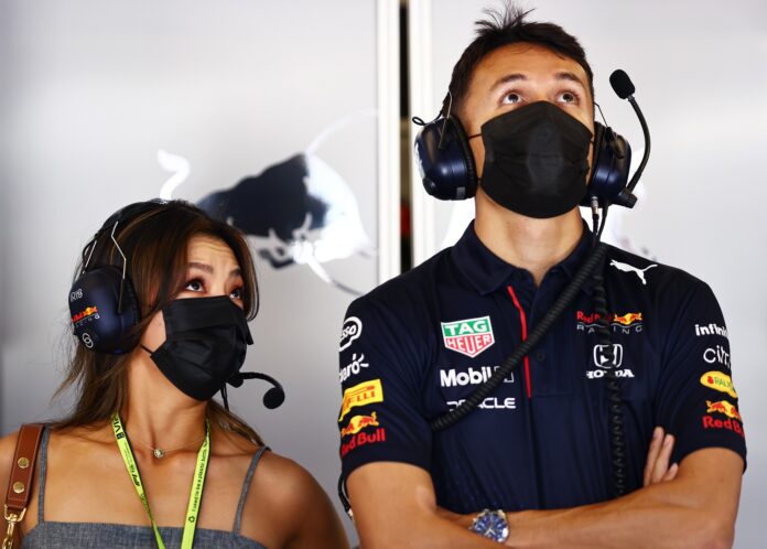 Lily Muni He, Alex Albon