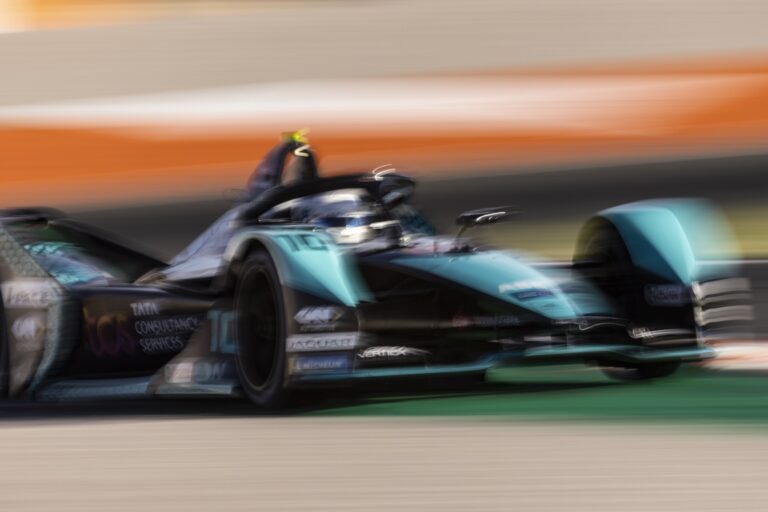 Sam Bird, Jaguar, Formula E, Fokváros, racingline.hu