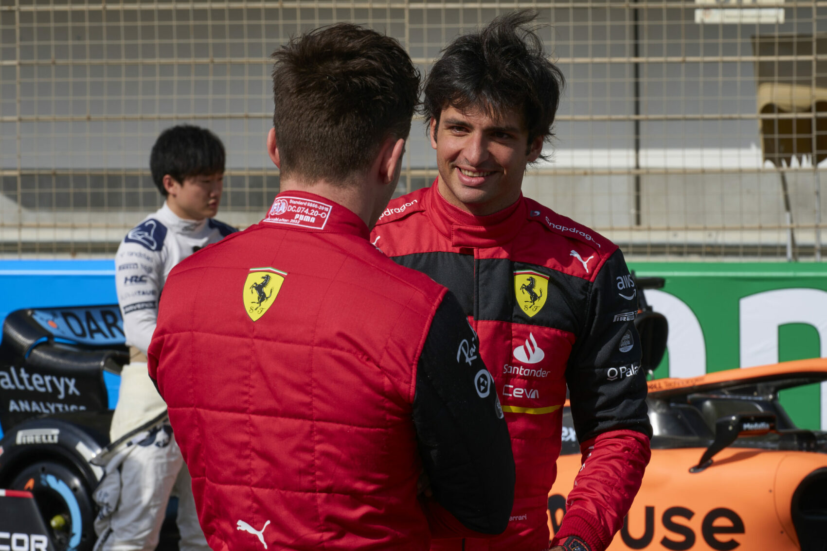 Brundle szoros csatát remél a Ferrari pilótái között