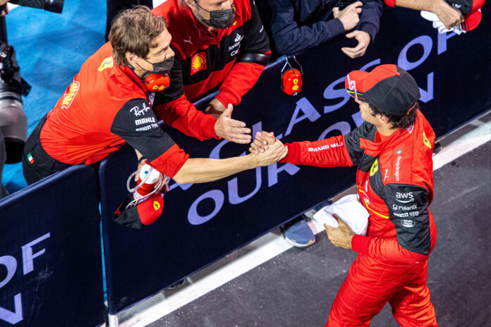 Carlos Sainz, Ferrari, racingline.hu