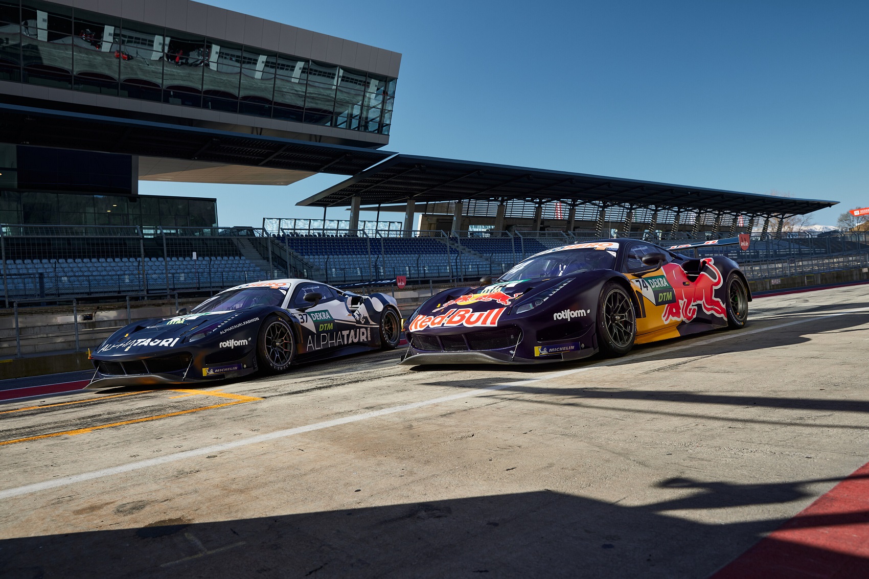 Felipe Fraga and Nick Cassidy, Red Bull, Ferrari, DTM, racingline.hu