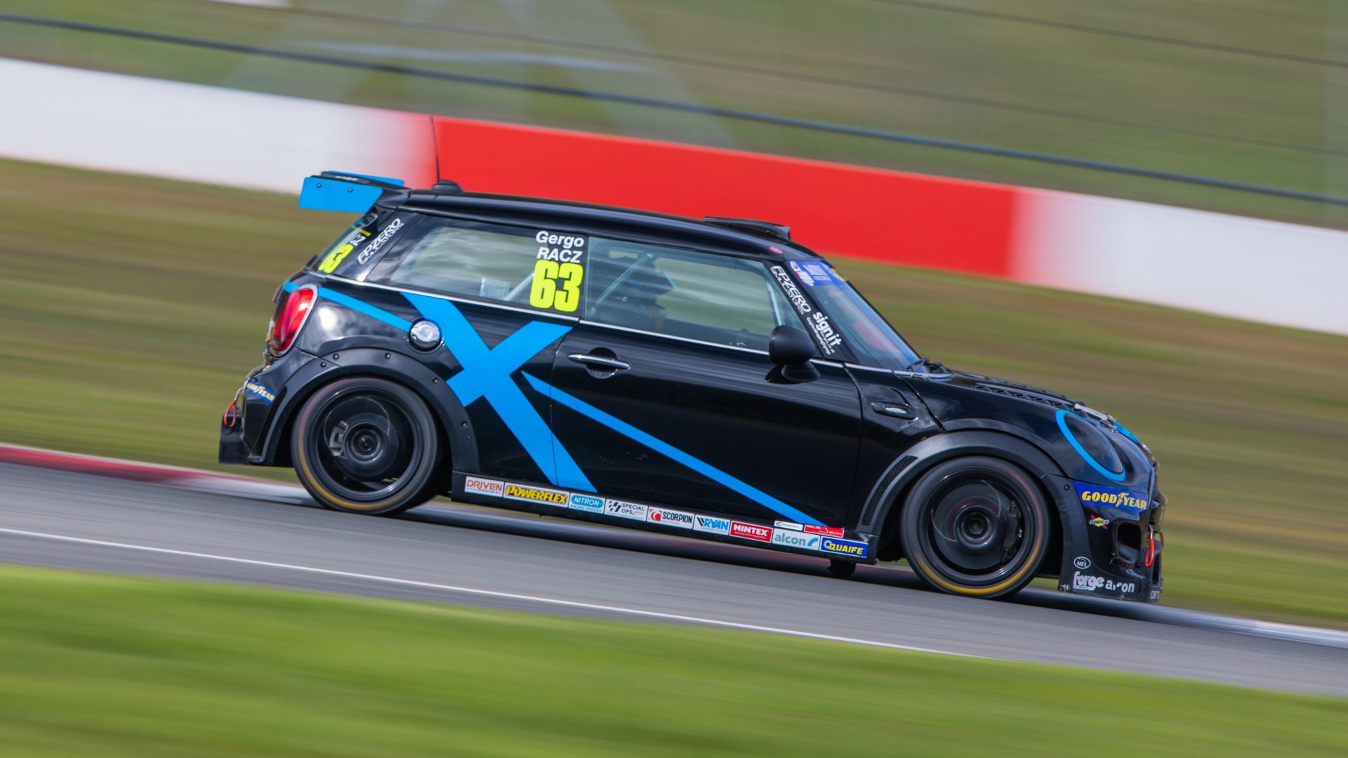MINI CHALLENGE, Rácz Gergő, Donington Park