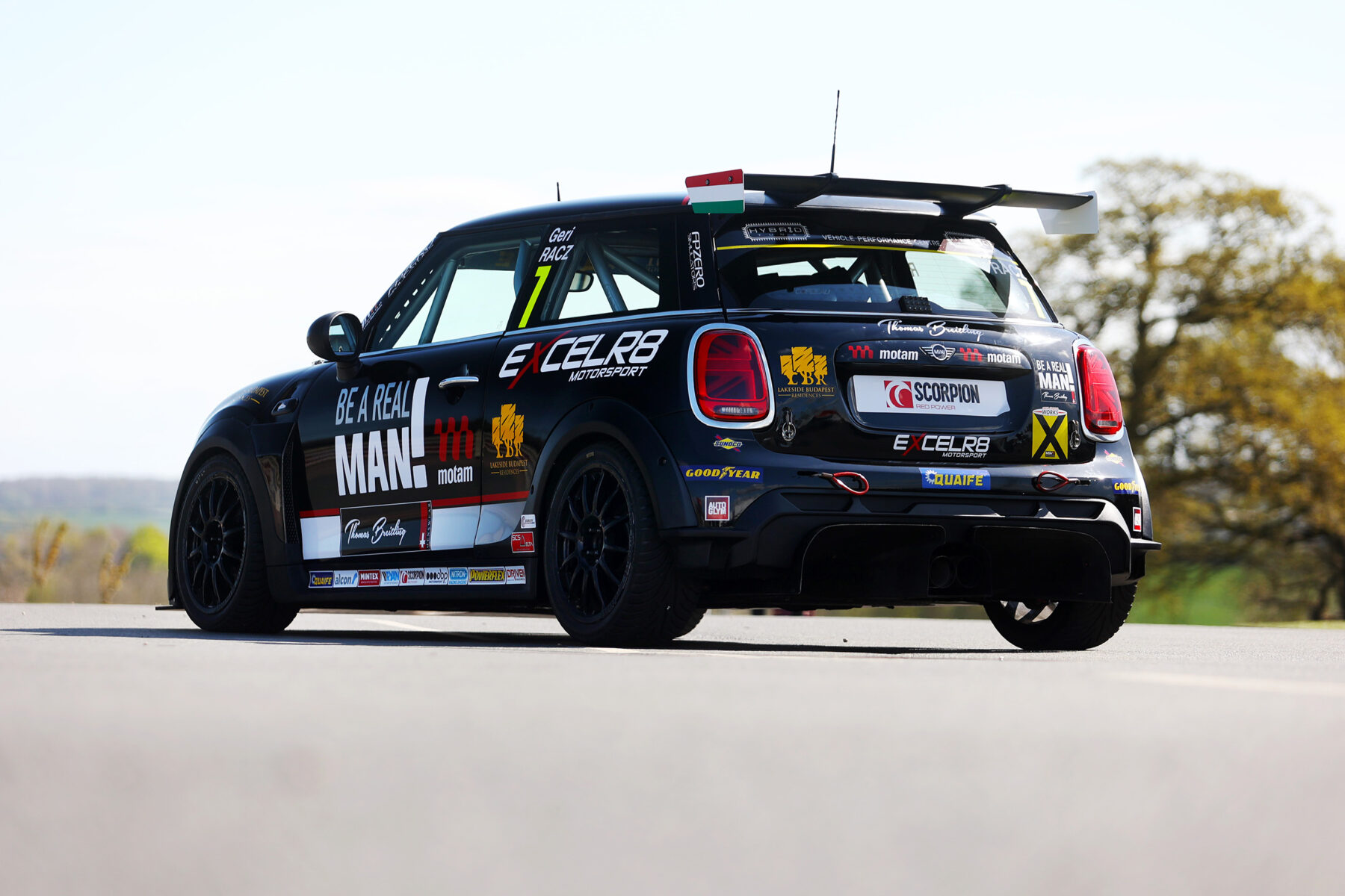 Be a real Man! A Thomas Breitling színeiben indul idén Rácz Geri