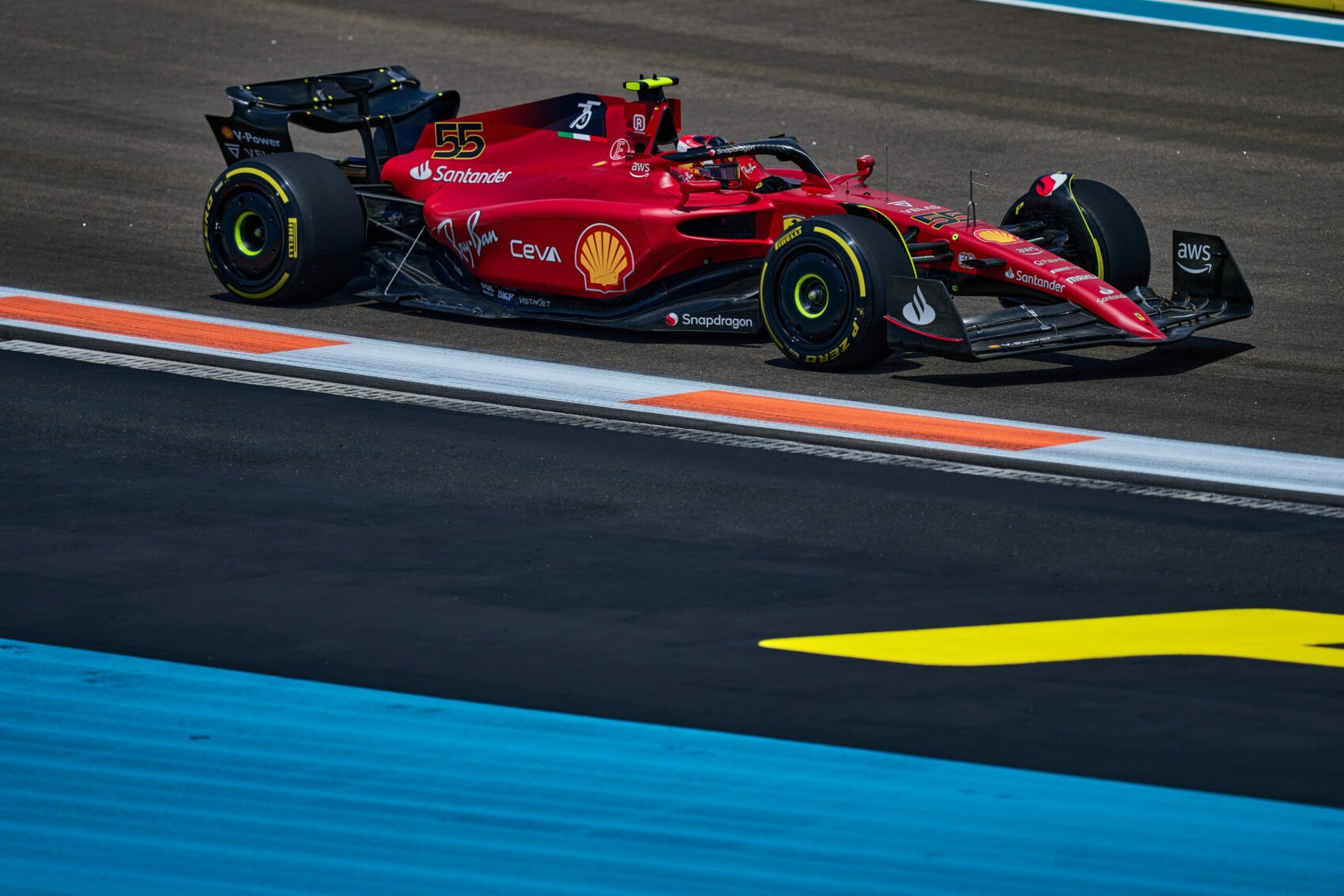 Barcelonától megváltozhat a Ferrari festése