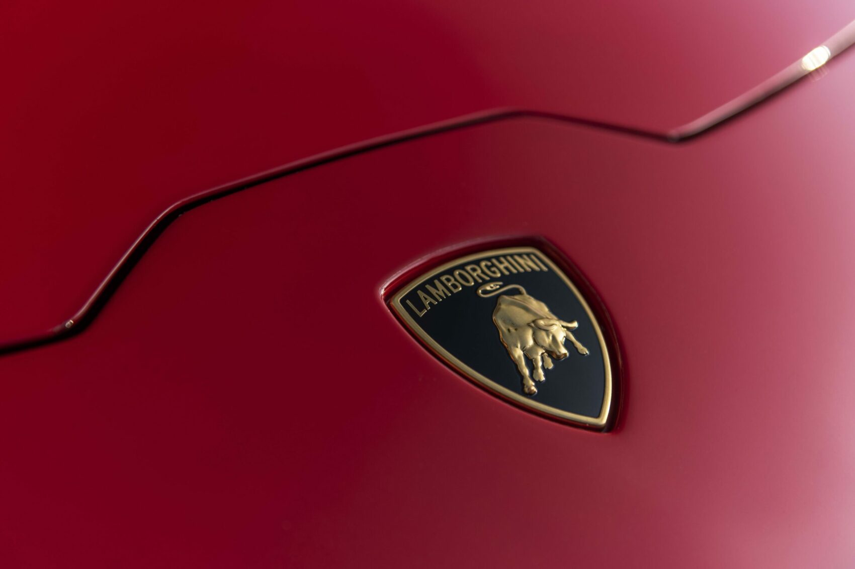 Először járt versenypályán a Lamborghini vadonatúj hiperautója (videó)