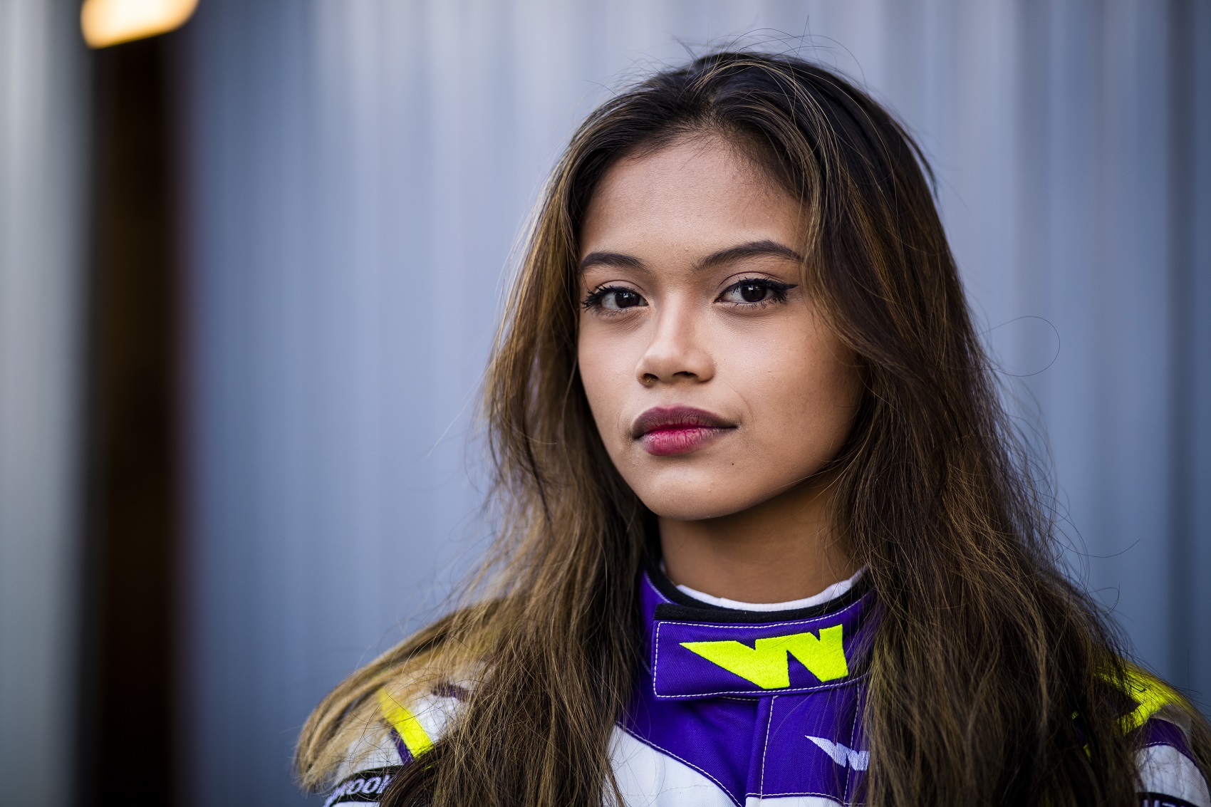 Az F1-be igyekvő 18 éves versenyzőlány ámulatba ejtette hazáját