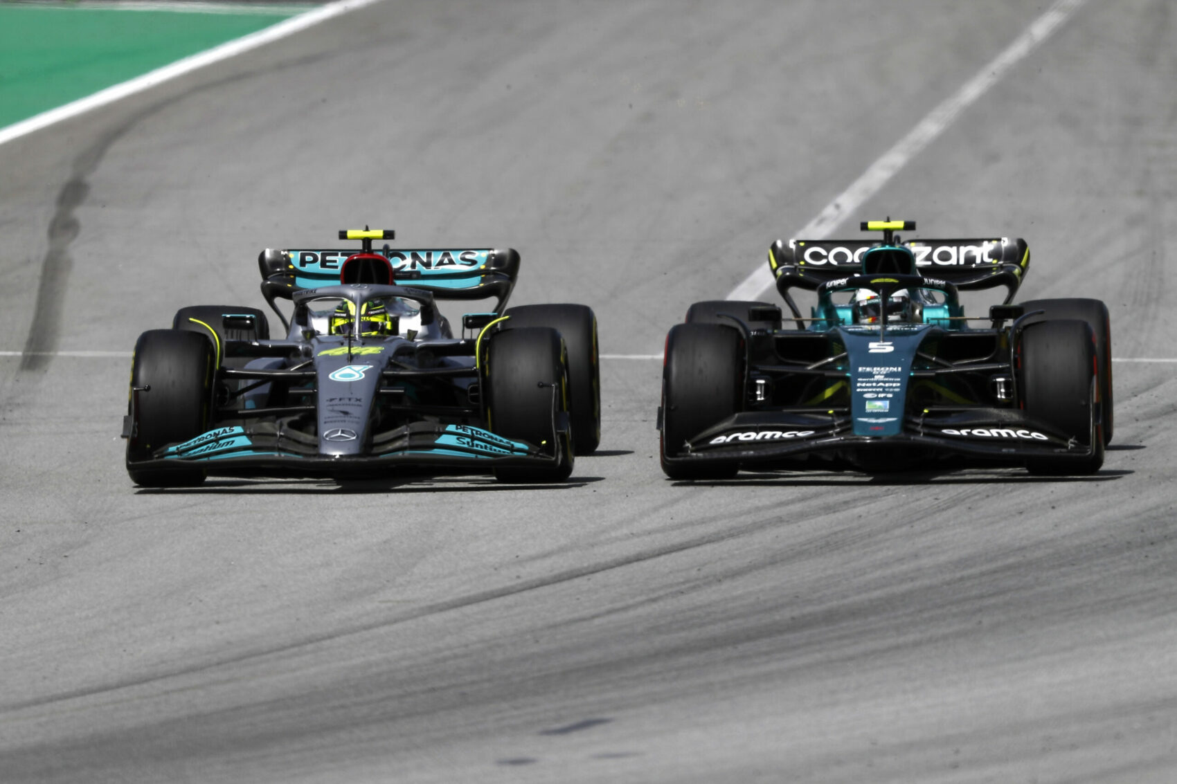 Lewis Hamilton, Mercedes, Sebastian Vettel, Aston Martin, Spanyol Nagydíj