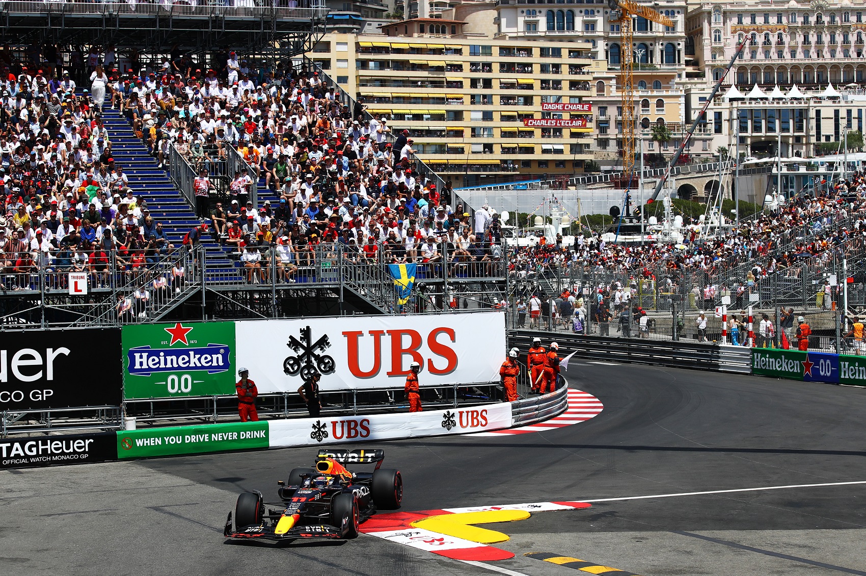 Ment az adok-kapok az FP3 alatt: Egálban van a Ferrari és a Red Bull