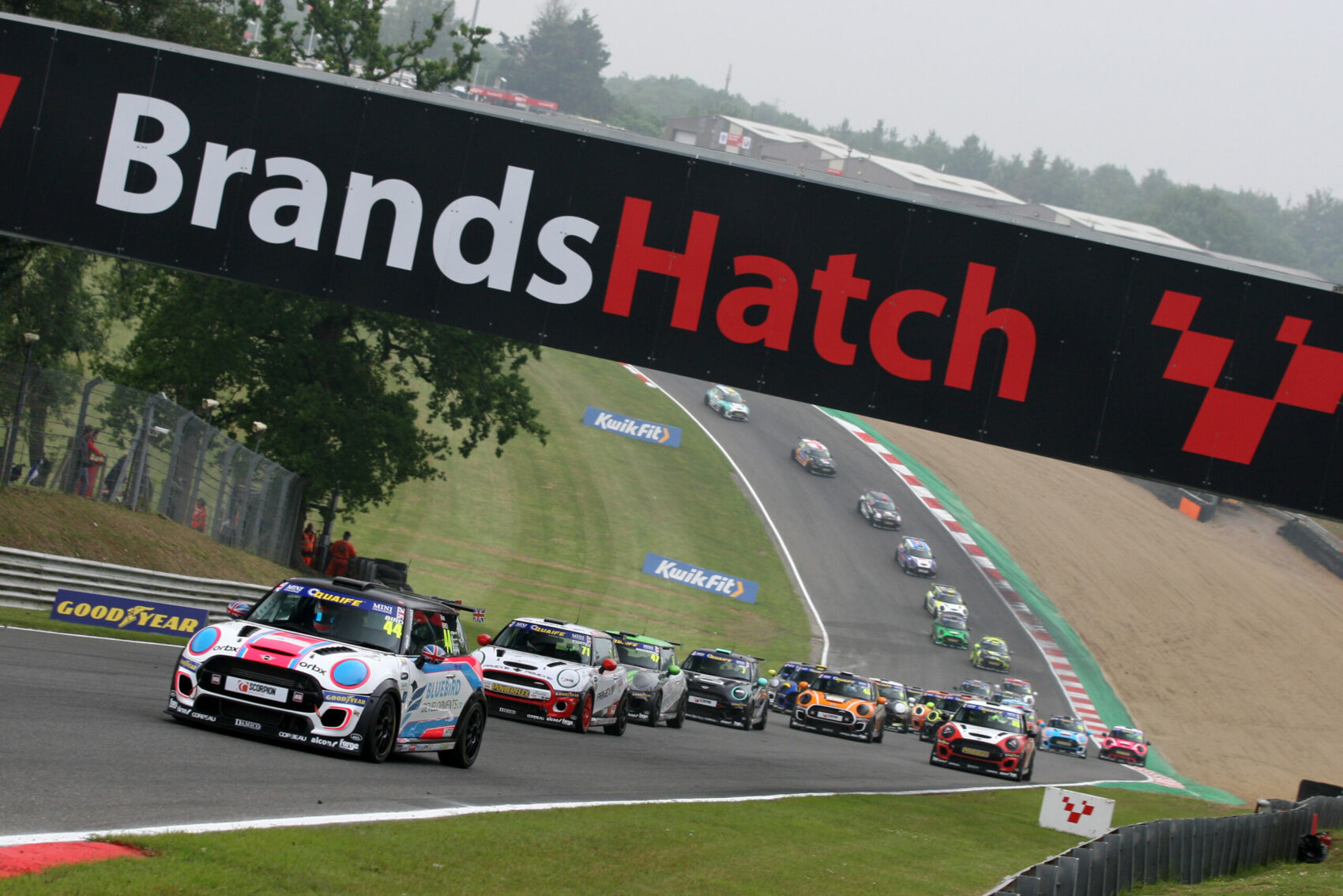Mini Challenge, Brands Hatch