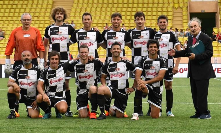 Upsz: Kvyat összetörte az F1 vezérigazgatójának szemüvegét