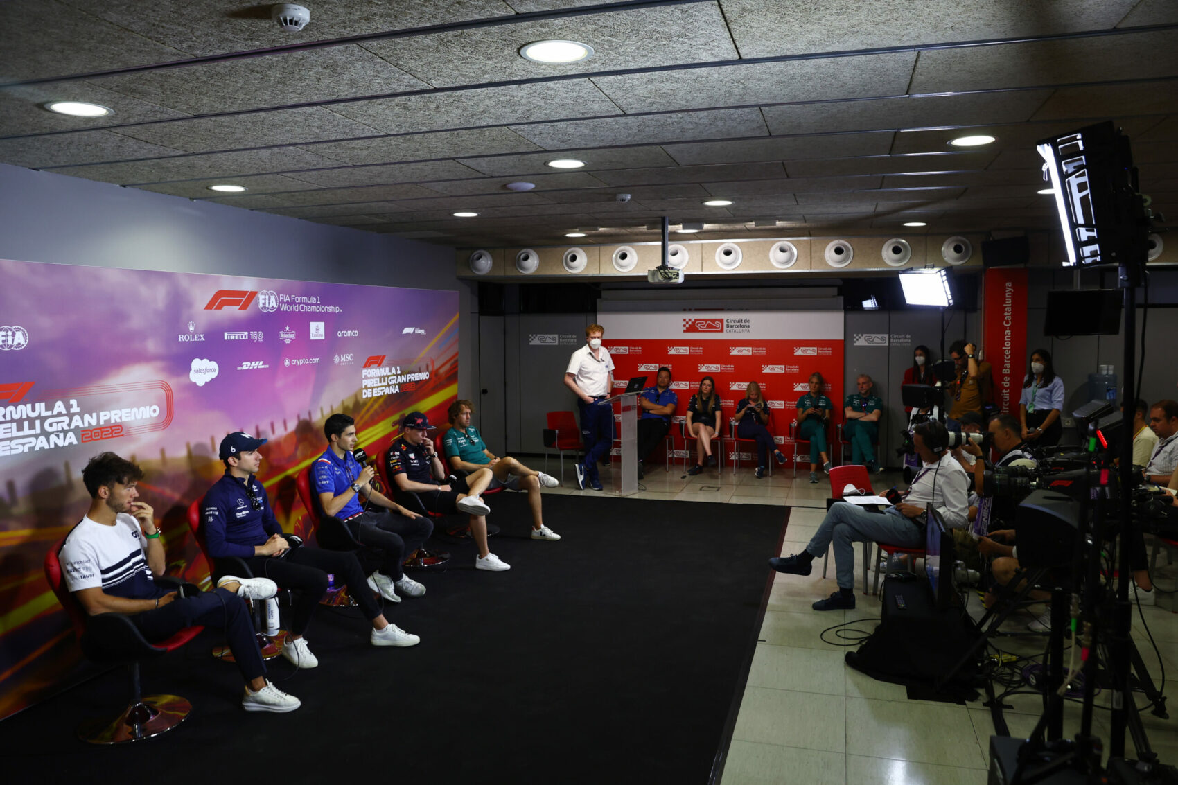 Verstappen és a többi pilóta kritikája után az F1 belátta tévedését