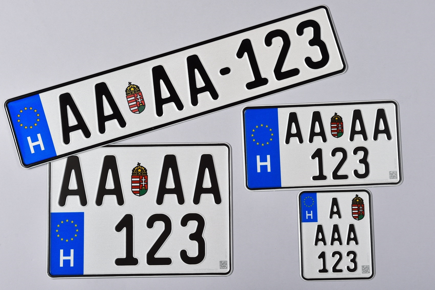 Ilyenek lesznek az új magyar rendszámok!