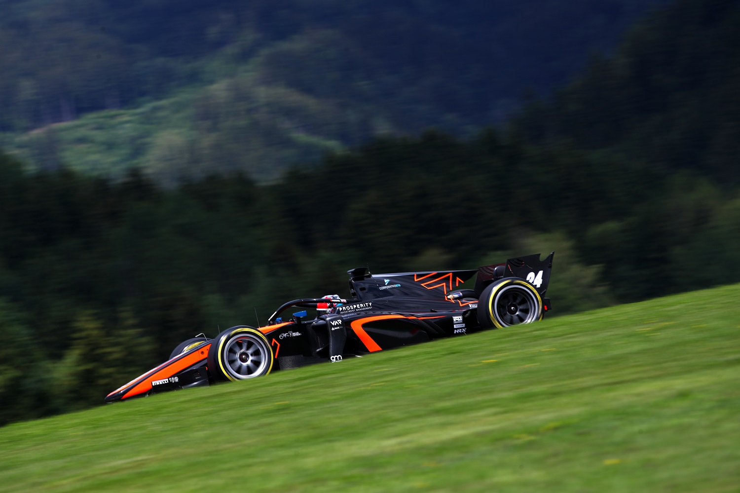 Beckmann versenyez a koronavírusos Hughes helyett a következő hétvégéken