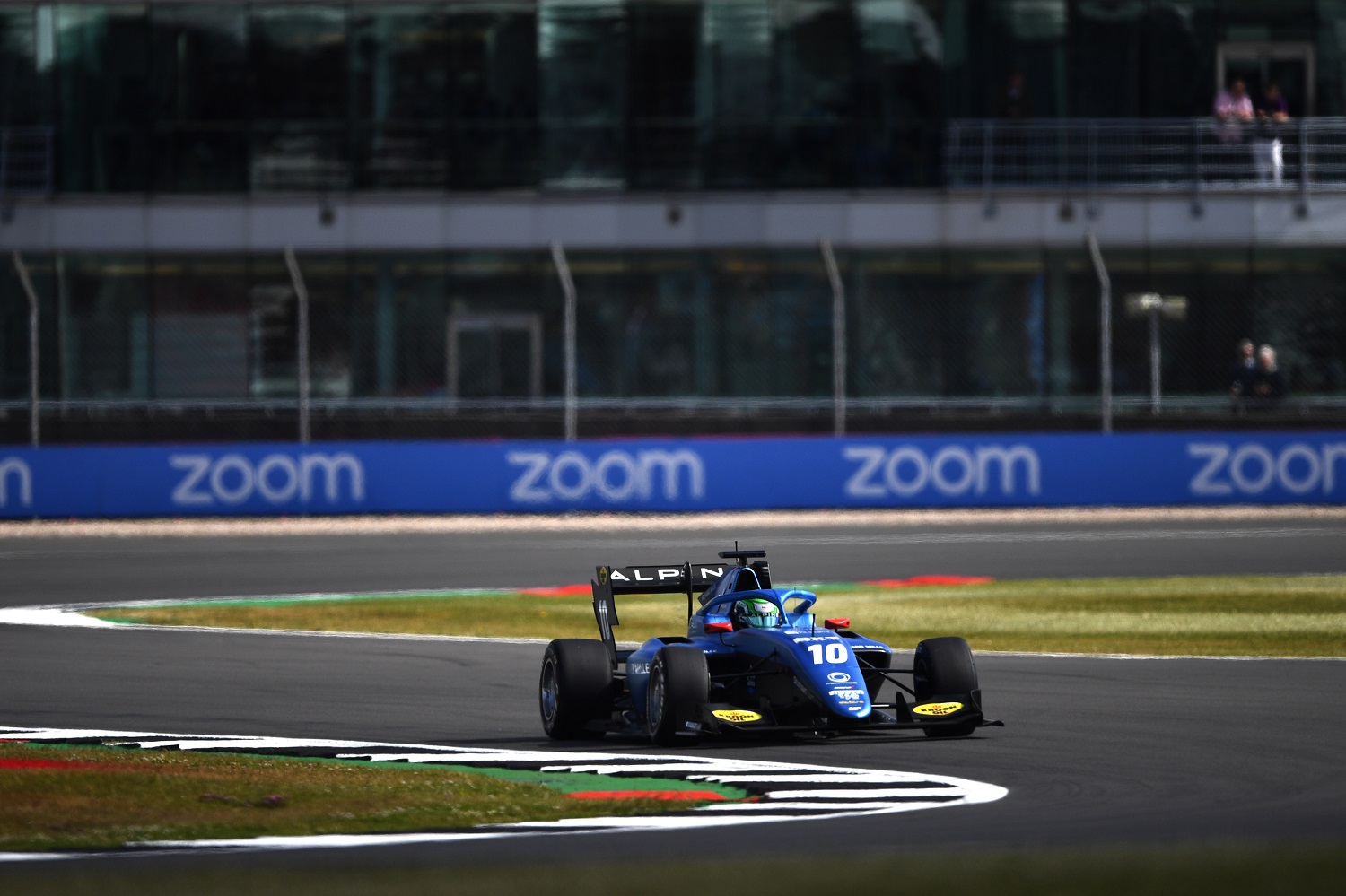 Collet dominálta a vizes hungaroringi sprintversenyt