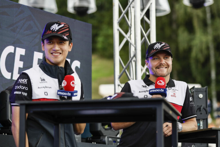 Guanyu Zhou, Valtteri Bottas, Alfa Romeo
