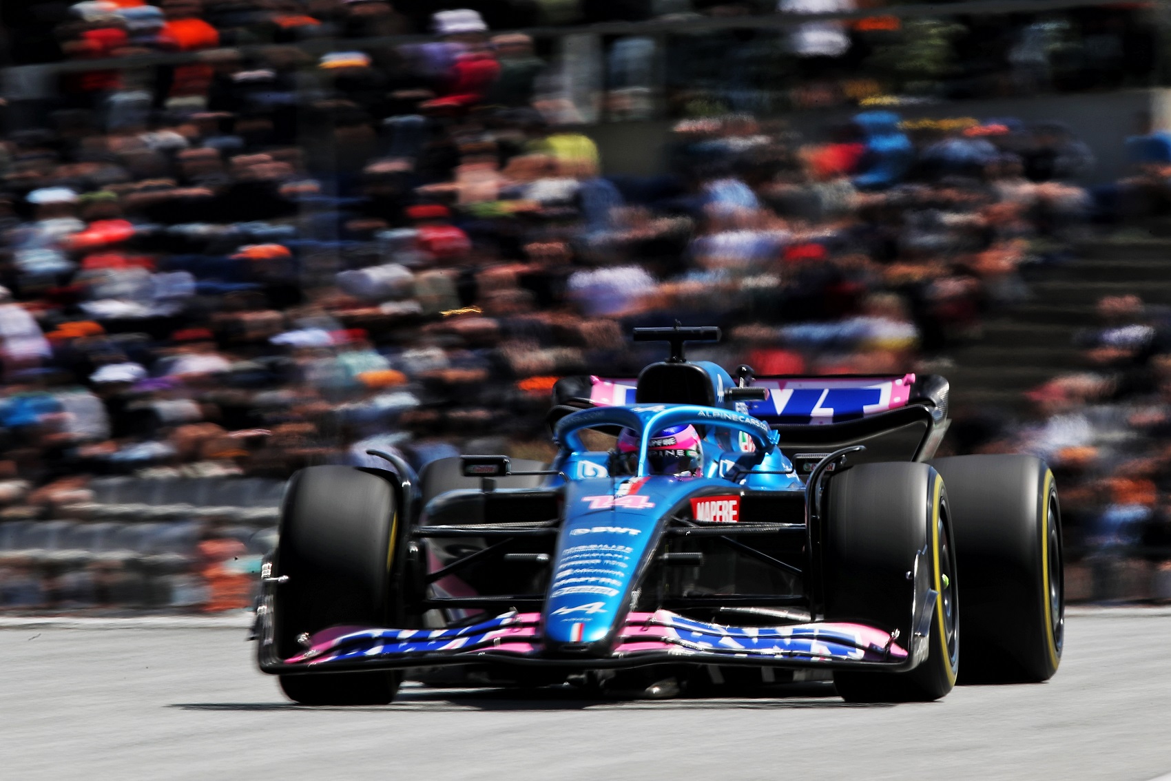 Az Alpine nem hagyja cserben Alonsót