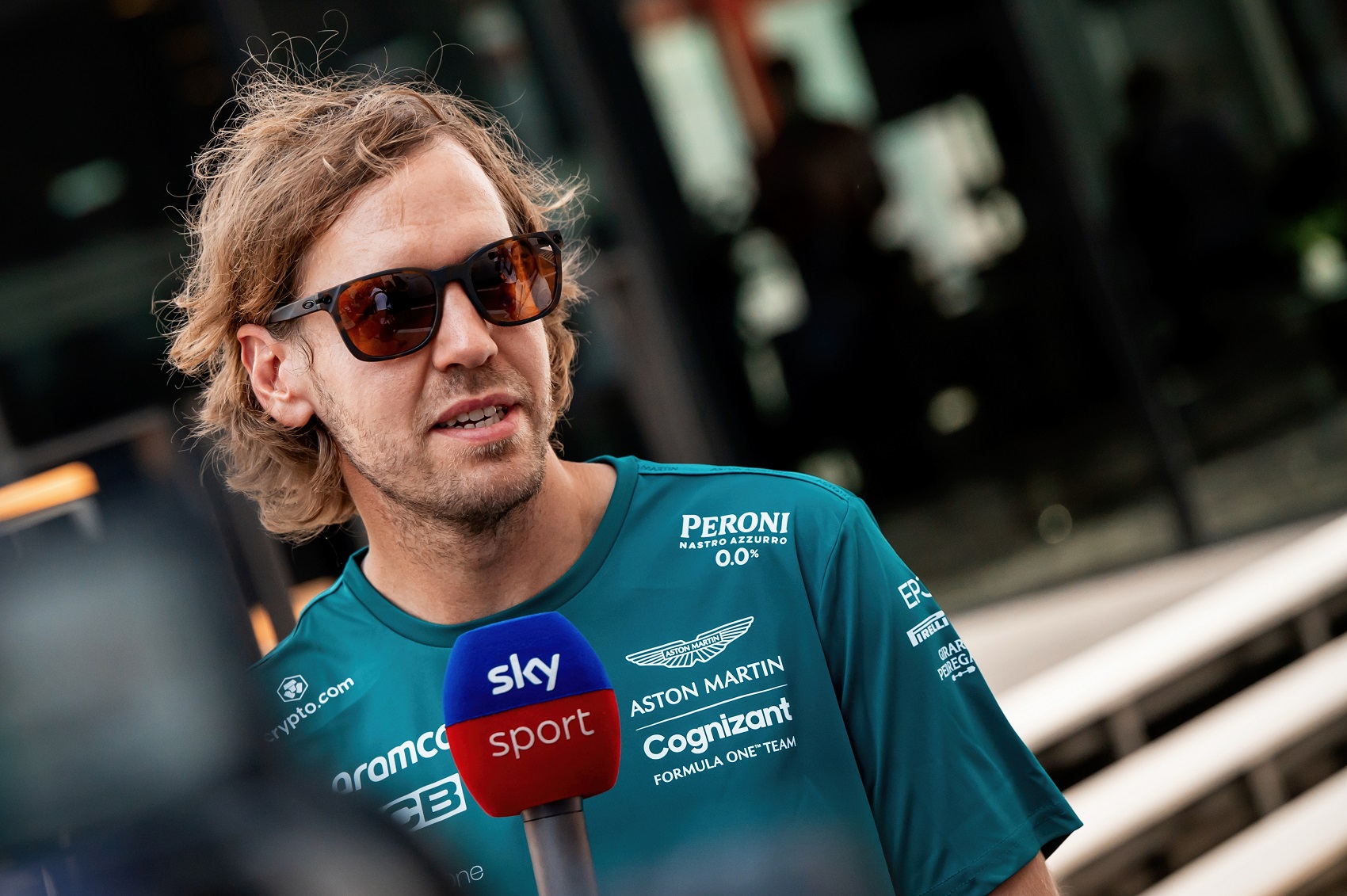 Vettel mókásan üzent az Aston kommunikációs igazgatójának