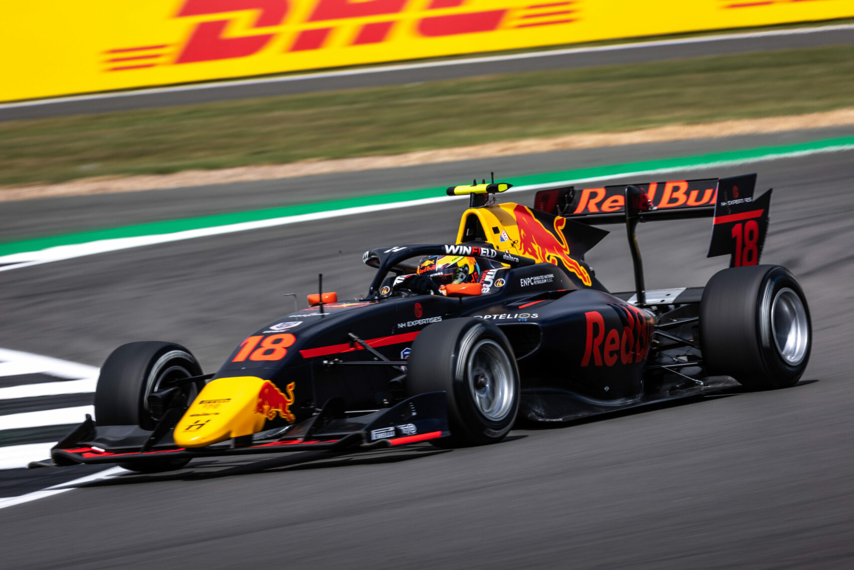 Hadjar nyerte a silverstone-i sprintfutamot