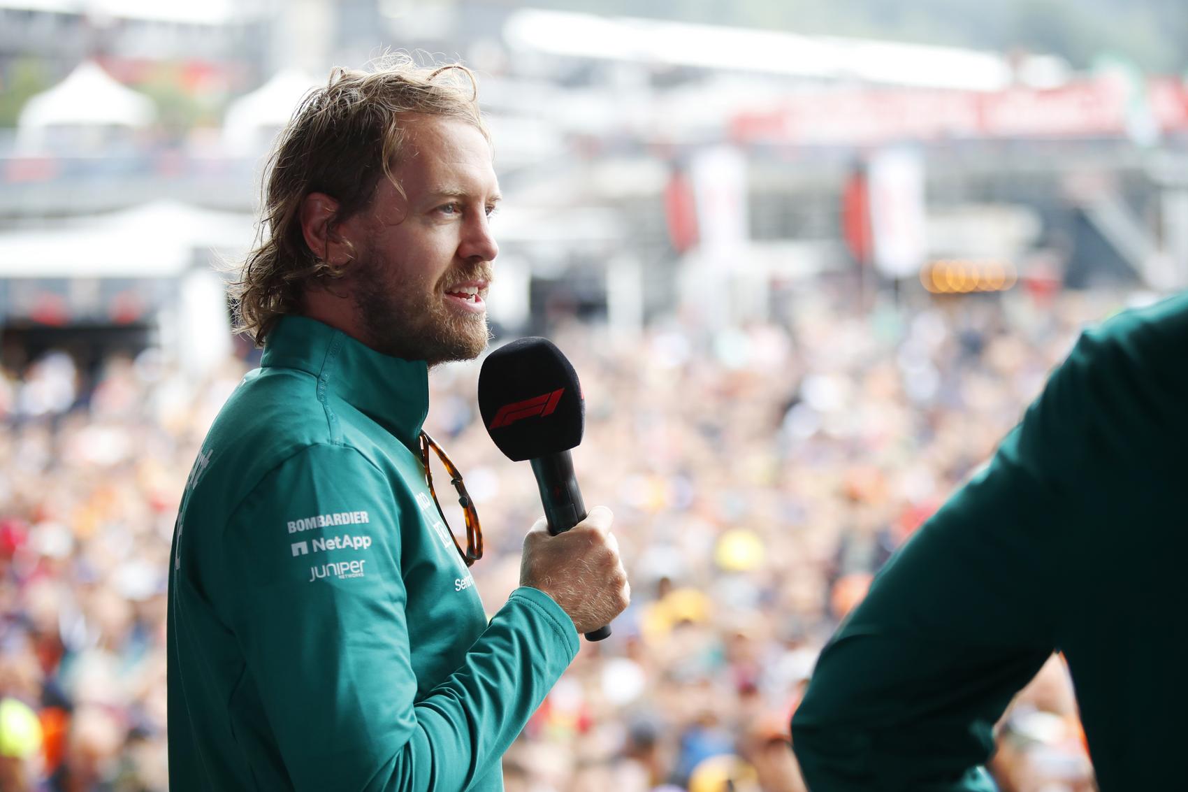 Kézzel írt 4 oldalas levelet küszködő rajongójának Sebastian Vettel