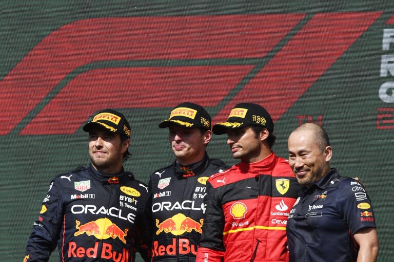 Max Verstappen, Sergio Pérez, Carlos Sainz, nap versenyzőjét