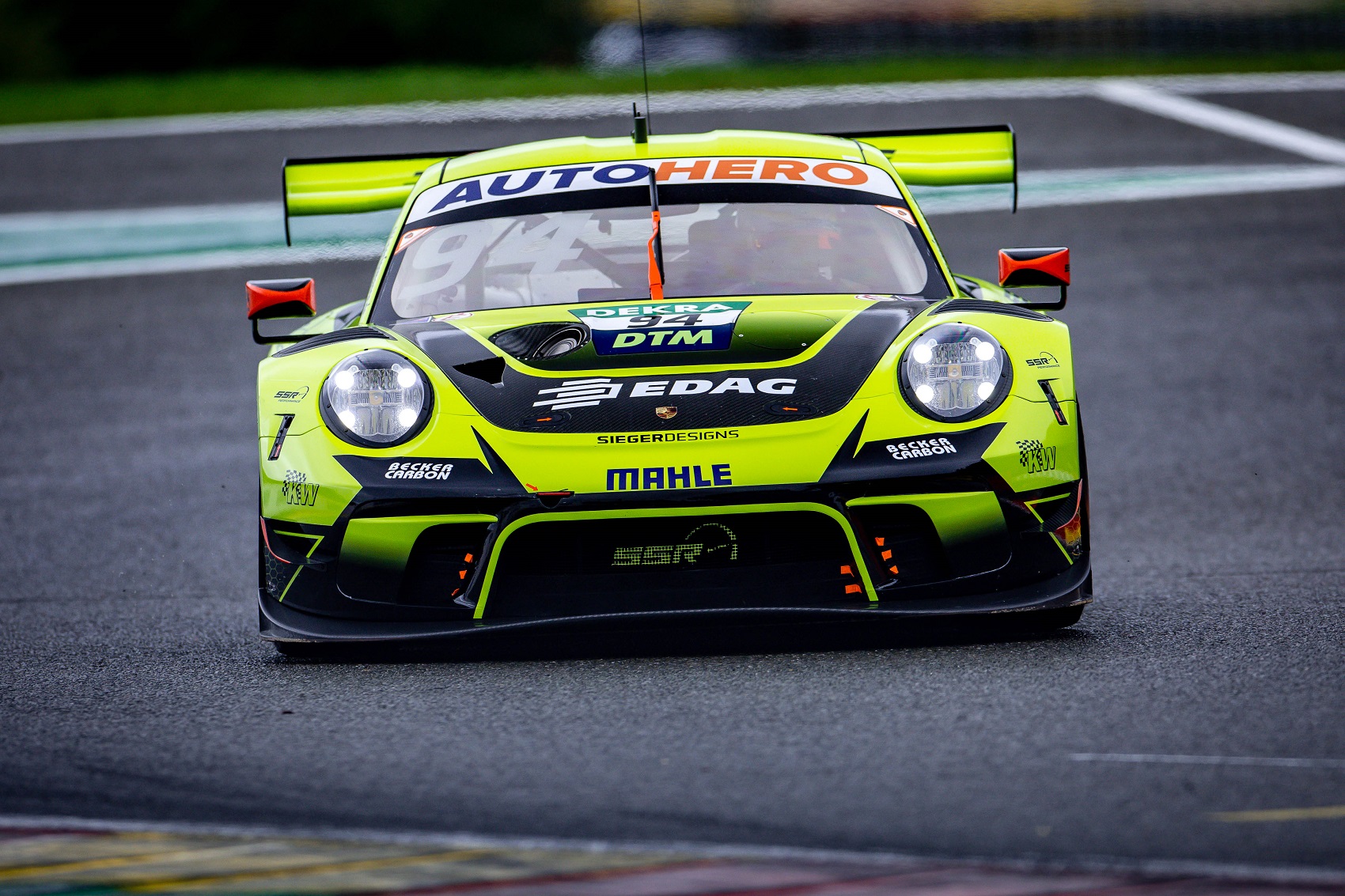 Eső kavarta meg a futam végét, újabb Porsche győzelem született