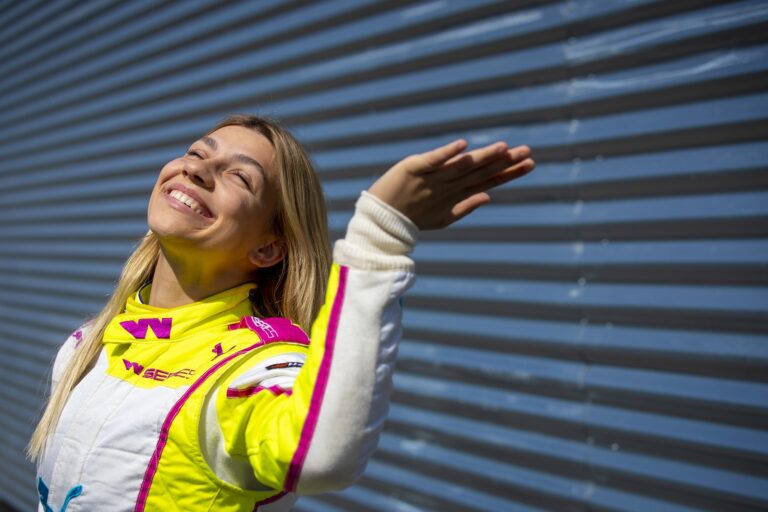 Tereza Babickova, lány