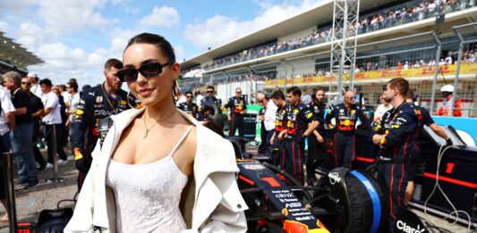 Madison Beer, red bull