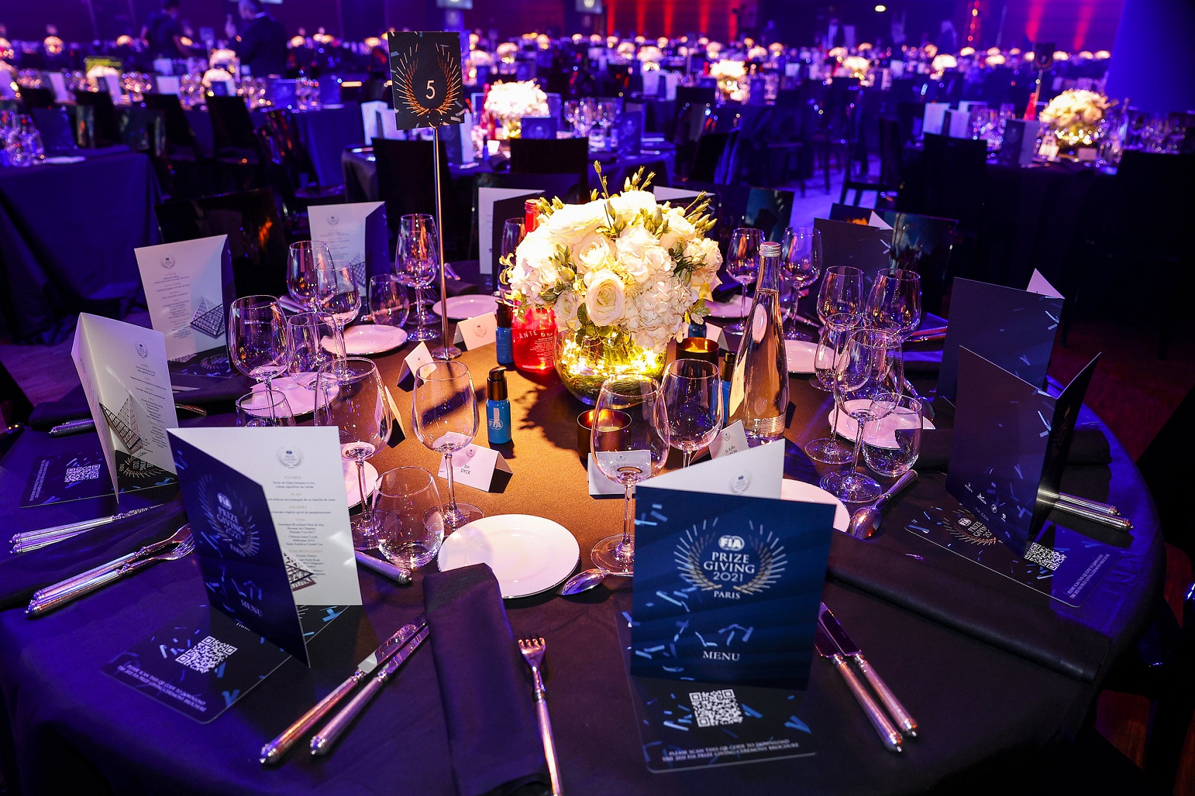 Nyerj az FIA-val egy F1 paddock jegyet, illetve meghívót a díjátadó gálájukra!