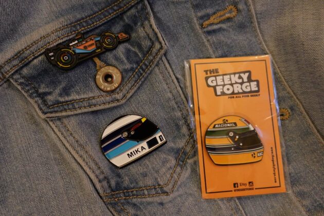 The Geeky Forge kitűzők, kar&aacute;csony