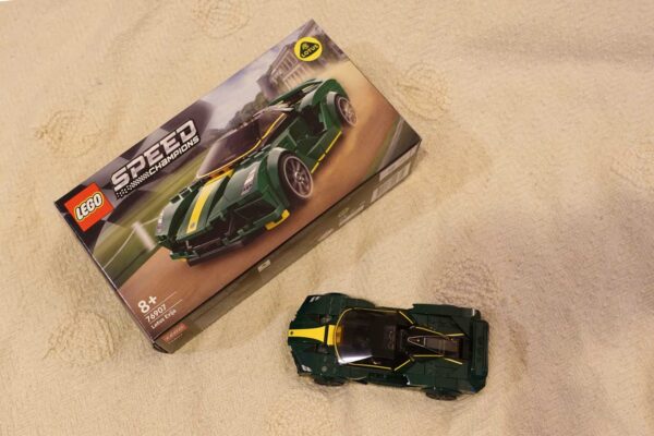 LEGO Lotus, karácsony