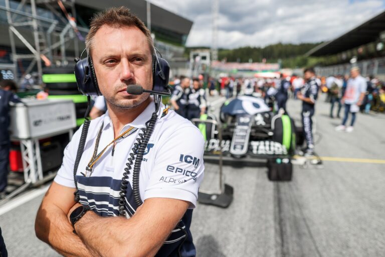 Jonathan Eddolls, alphatauri