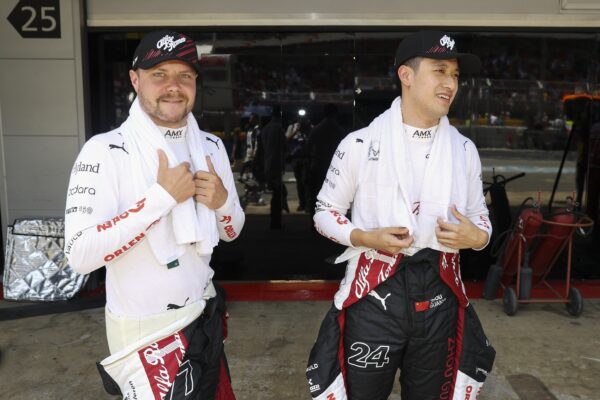 Guanyu Zhou, Valtteri Bottas, Alfa Romeo