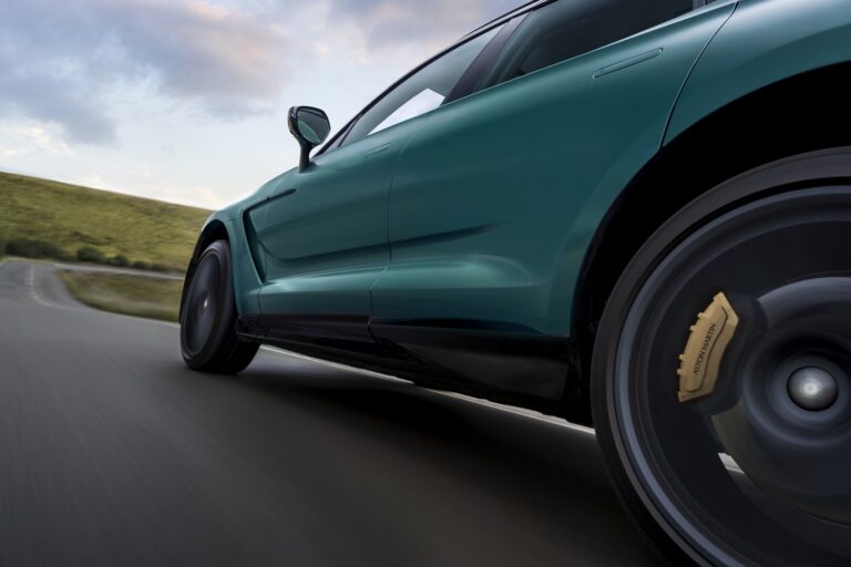 Aston Martin DBX 707, Fernando Alonso