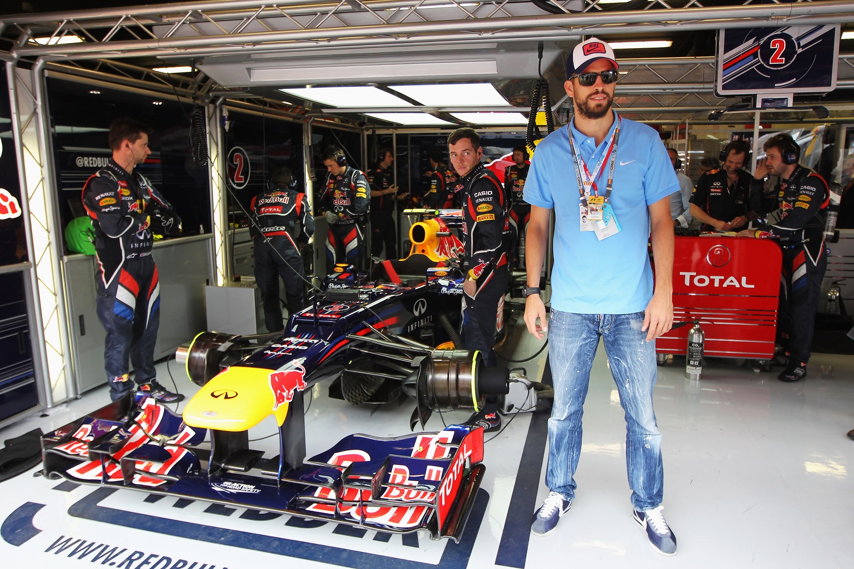 Te lecserélnél egy Ferrarit egy Twingóra? Piqué megtette, Shakira megénekelte