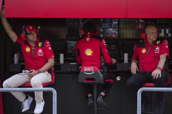 Carlos Sainz, Laurent Mekies, Frédéric Vasseur, Ferrari