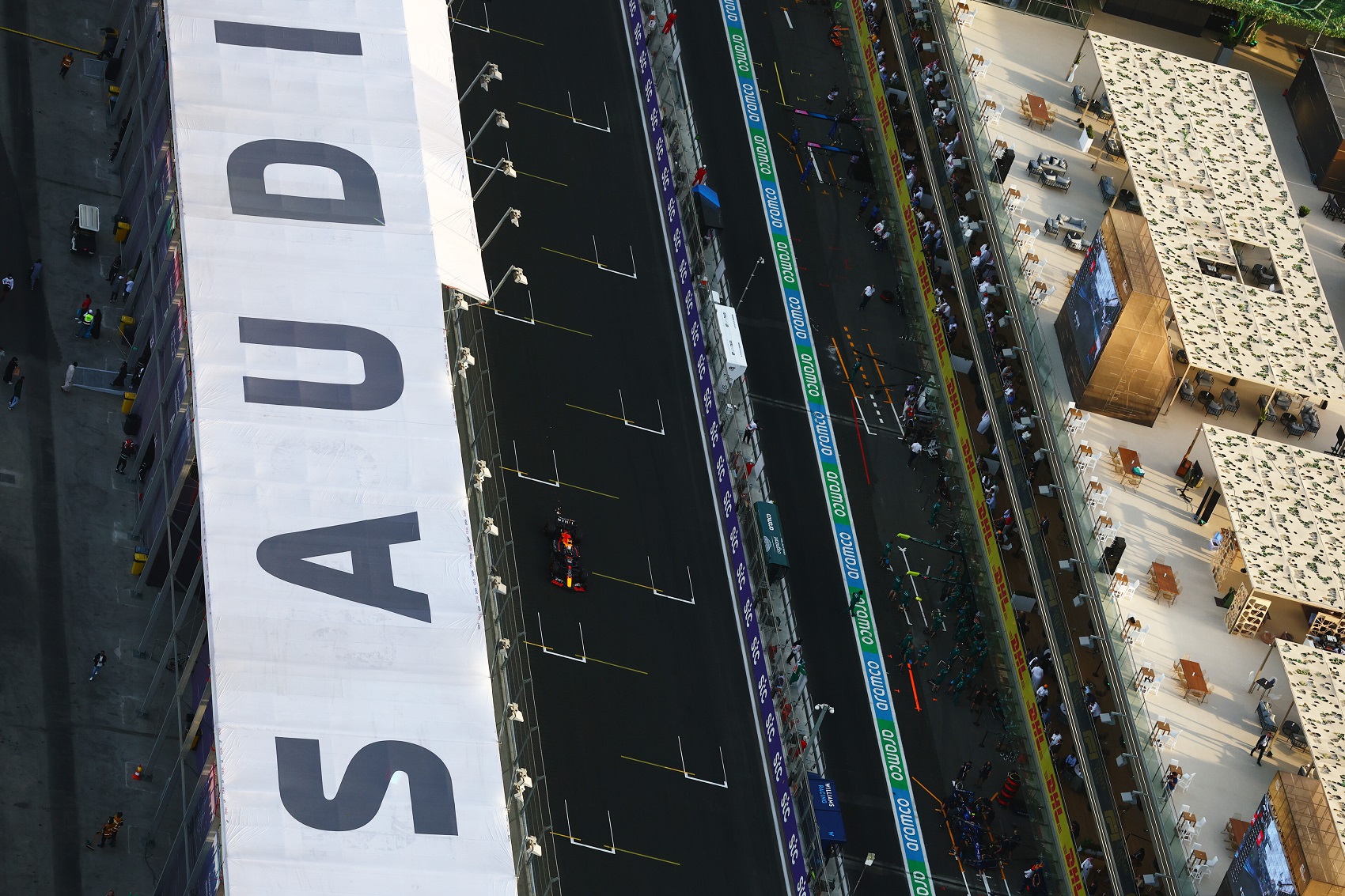 Szaúd-Arábia Forma-1-es csapatot és versenyzőt akar