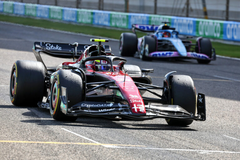 Forma-1, Csou Kuan-jü, Alfa Romeo, Esteban Ocon, Alpine, Bahrein teszt 2023 2. nap