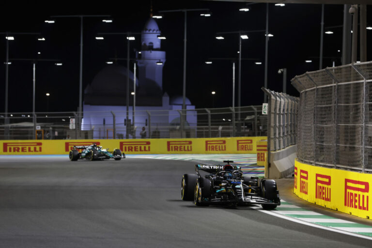 Forma-1, George Russell, Mercedes, Lance Stroll, Aston Martin, Szaúd-arábiai Nagydíj 2023, péntek