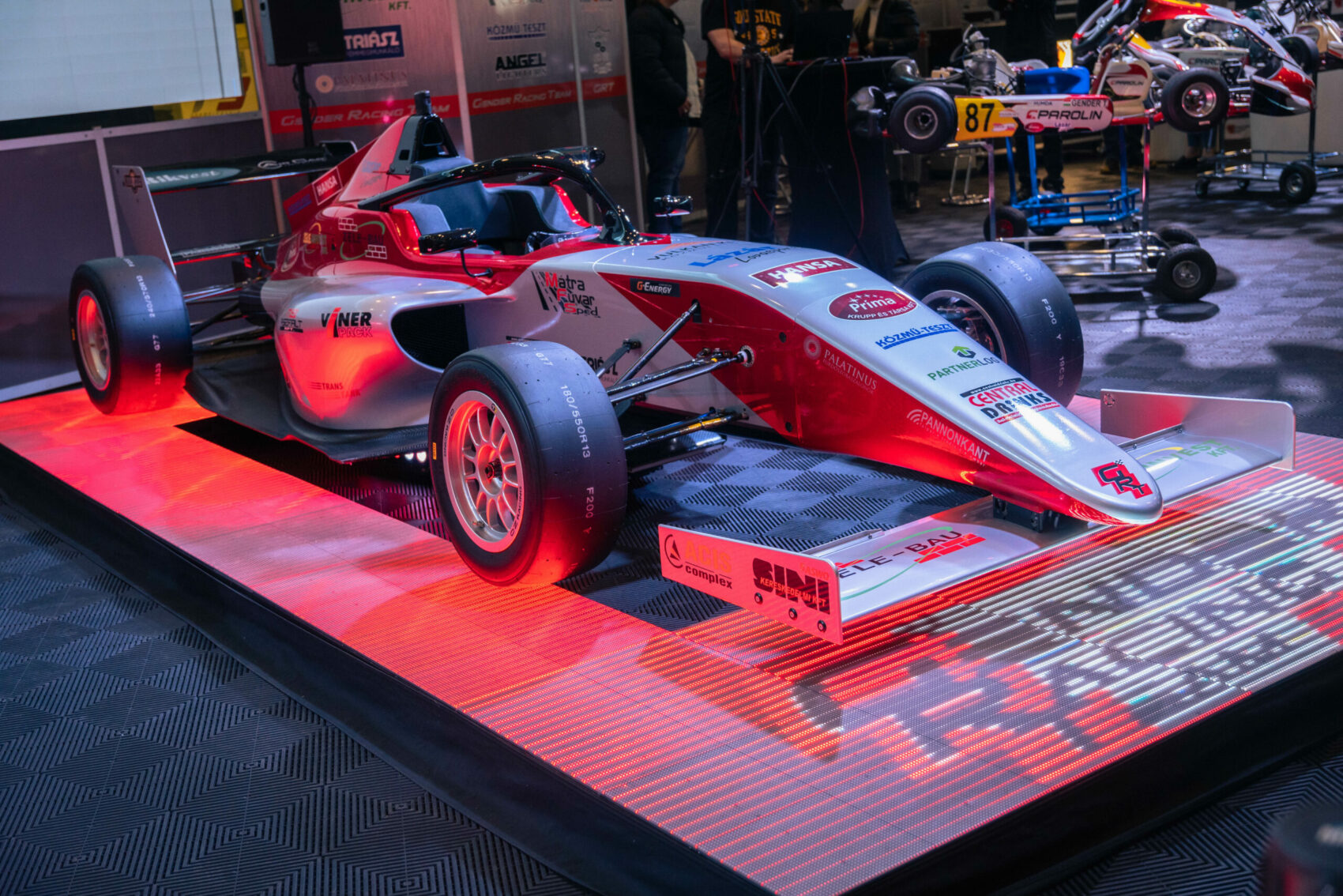 A hazai autósport örökös bajnoka is rajthoz áll az óriási mérföldkőhöz érő magyar csapat színeiben